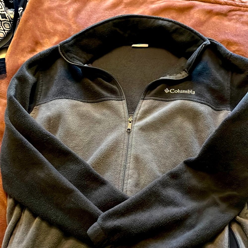 Gray & black Columbia jacket large